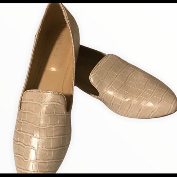 Nine West Size 7 Beige Snakeskin Look Flats Excellent Condition - Picture 1 of 4